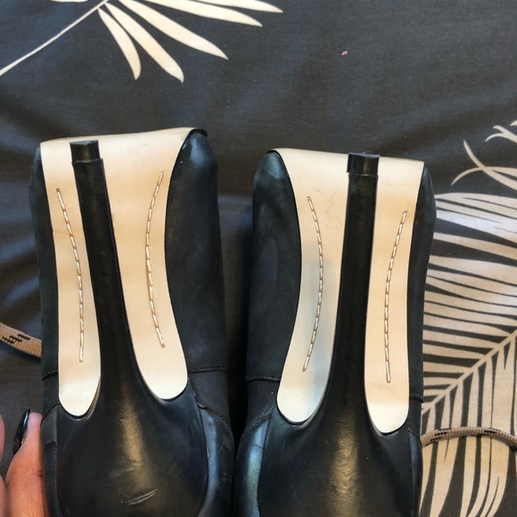 Black stylish tie up boots - Picture 5 of 6